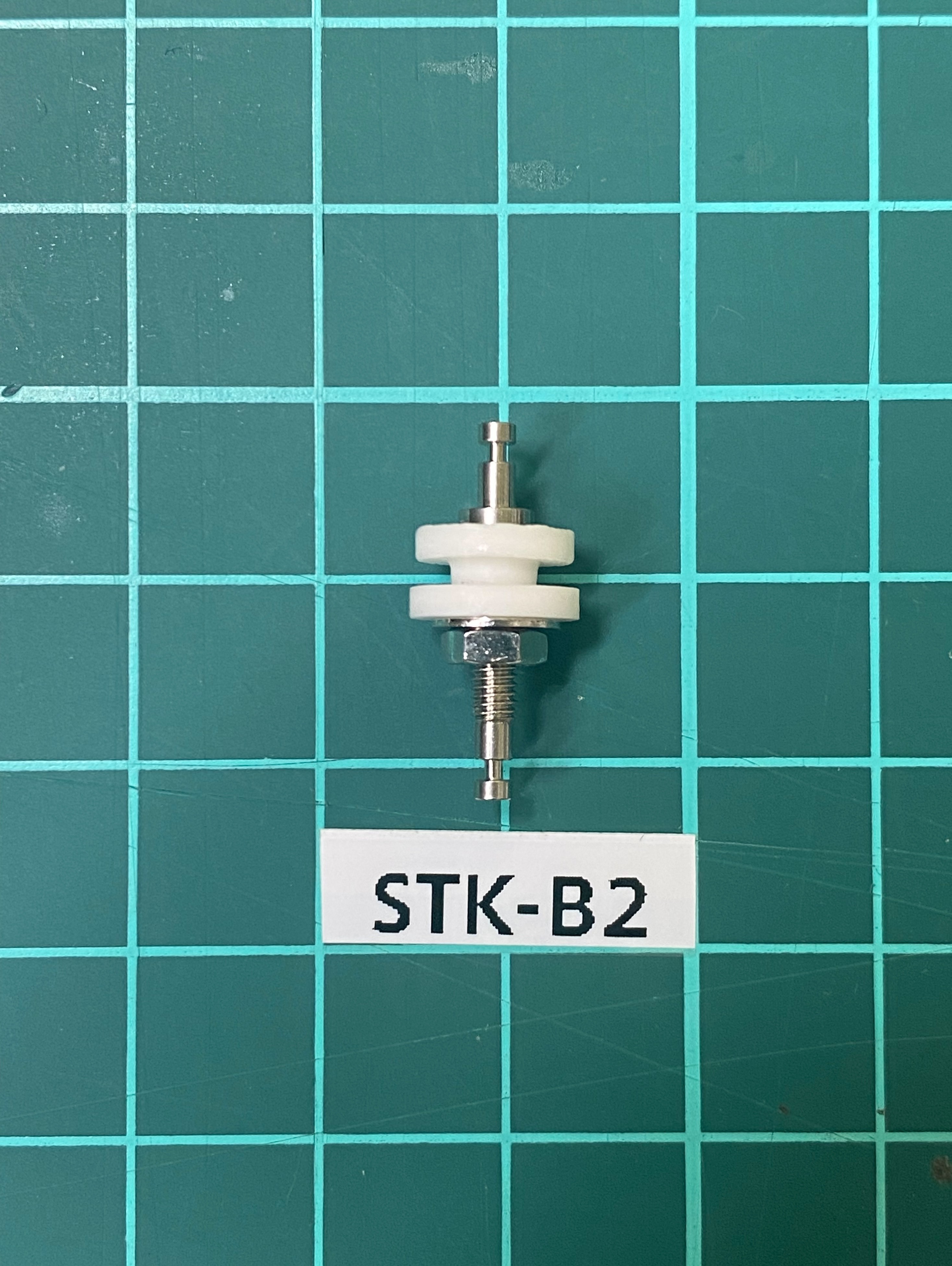 ステアタイト貫通端子 STK-B2