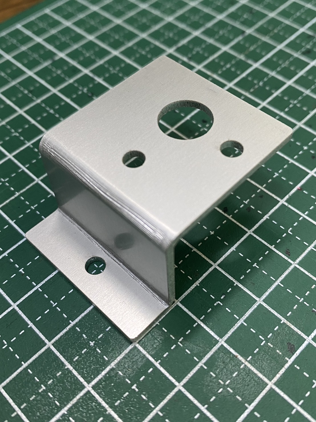 Z型ボリューム取付金具