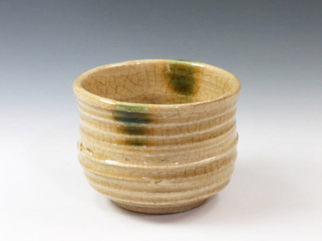愛知県のやきもの　瀬戸焼の酒器ぐい呑