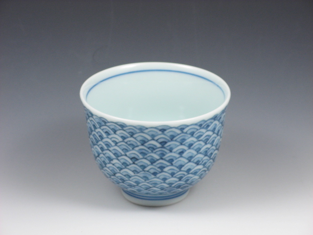 佐賀県の焼き物　肥前吉田焼酒器ぐい呑み　伝統の陶芸から生まれた日本酒のための陶器の酒器