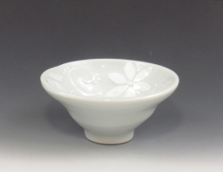 愛媛県のやきもの　砥部焼の酒器ぐい呑