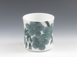 佐賀県のやきもの　伊万里焼の酒器ぐい呑