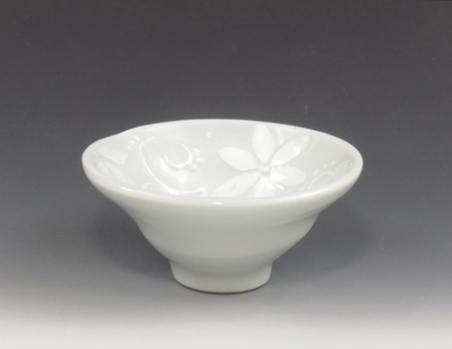 愛媛県のやきもの 砥部焼の酒器 ぐい呑