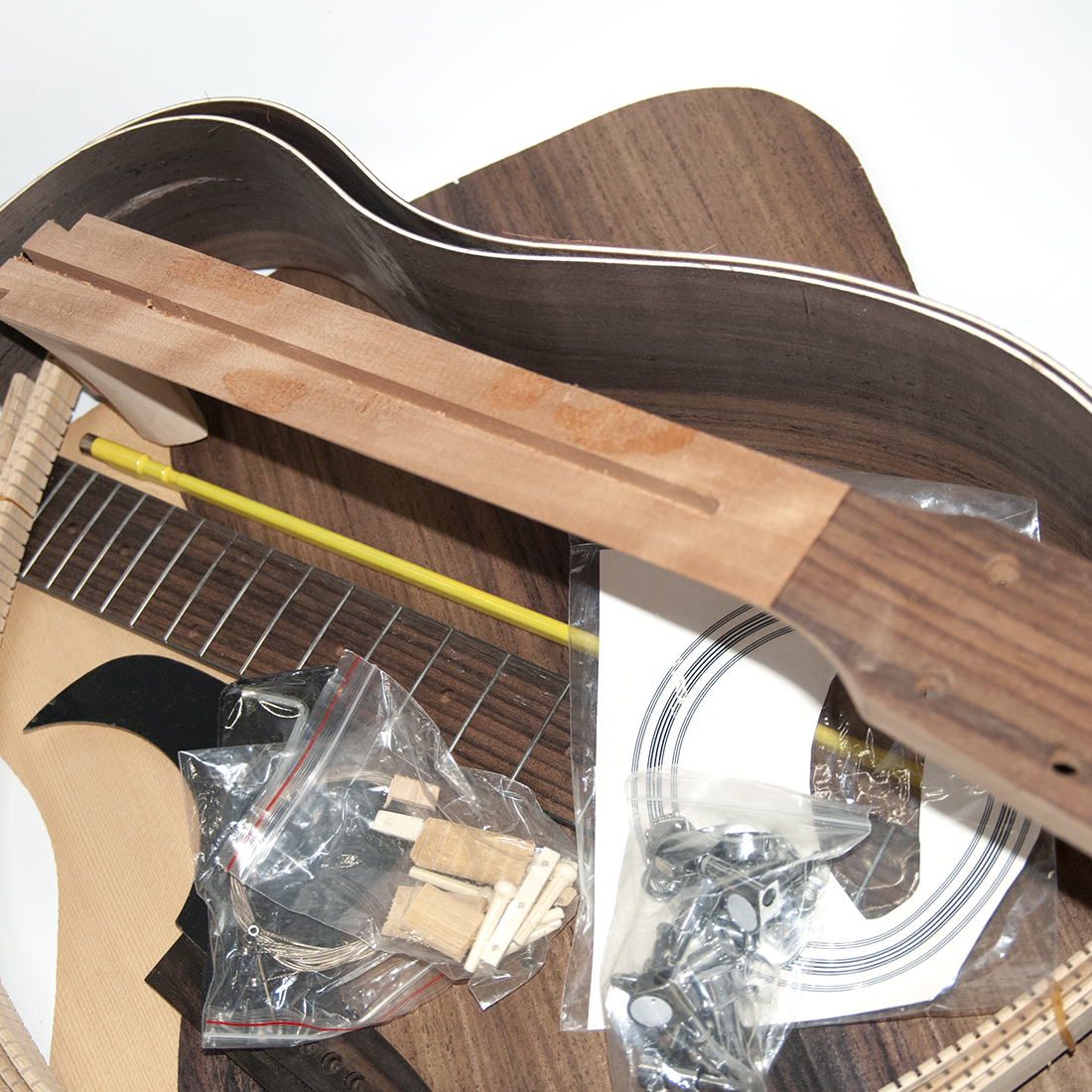 【キット】ギター ドレッドノート型 スプルーストップ ローズウッドサイドバック 中級仕様 クラフト 製作系 ビルド ＜送料1500円ヤマト宅急便＞#7306