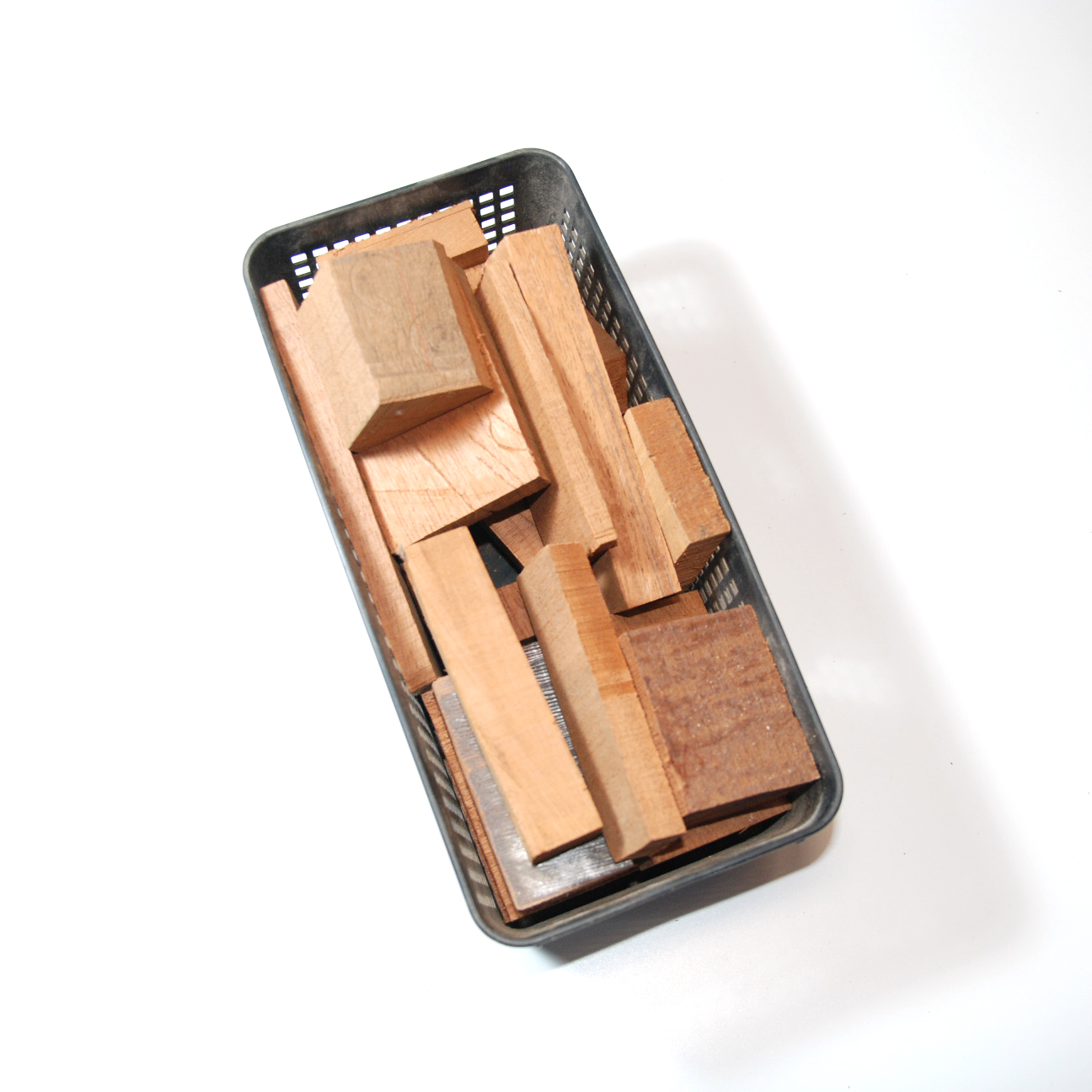 【トーンウッド端材】サイズはバラ角材 一例100Ｘ20Ｘ5mm 同梱不可 クラフト 一般木工 リペア製作系 ＜送料880円ヤマト宅急便＞限定0020