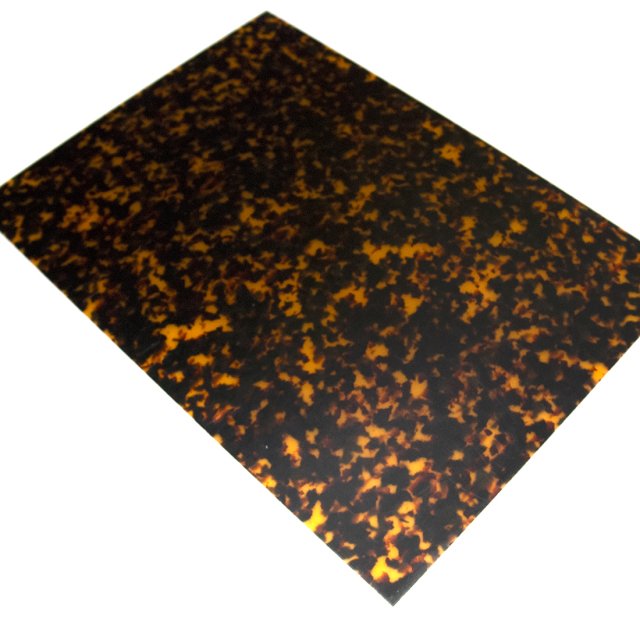 FENDER  希少品ピックガード黄色べっ甲 FENDER 希少品ピックガード黄色べっ甲