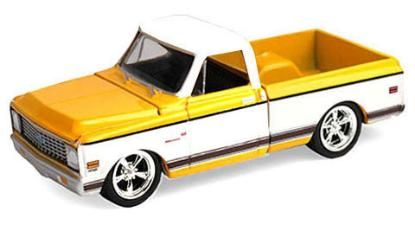 グリーンライト 1/64 (ダイキャスト製)  1972 シボレー C-10 ショートベッド カスタム  イエロー／ホワイト※並行輸入品