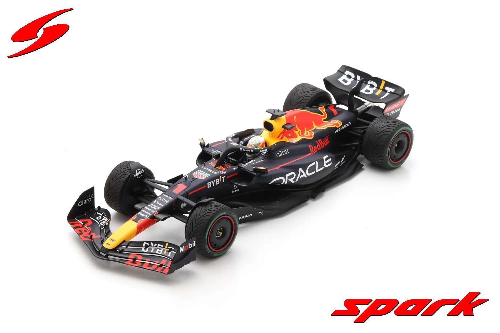 Spark (スパーク) 1/18 (レジン製) Oracle Red Bull Racing RB18 No.1 Oracle Red Bull Racing Winner Japanese GP 2022 2022 Formula One Drivers' Champion  Max Verstappen With No.1 and World Champion Board