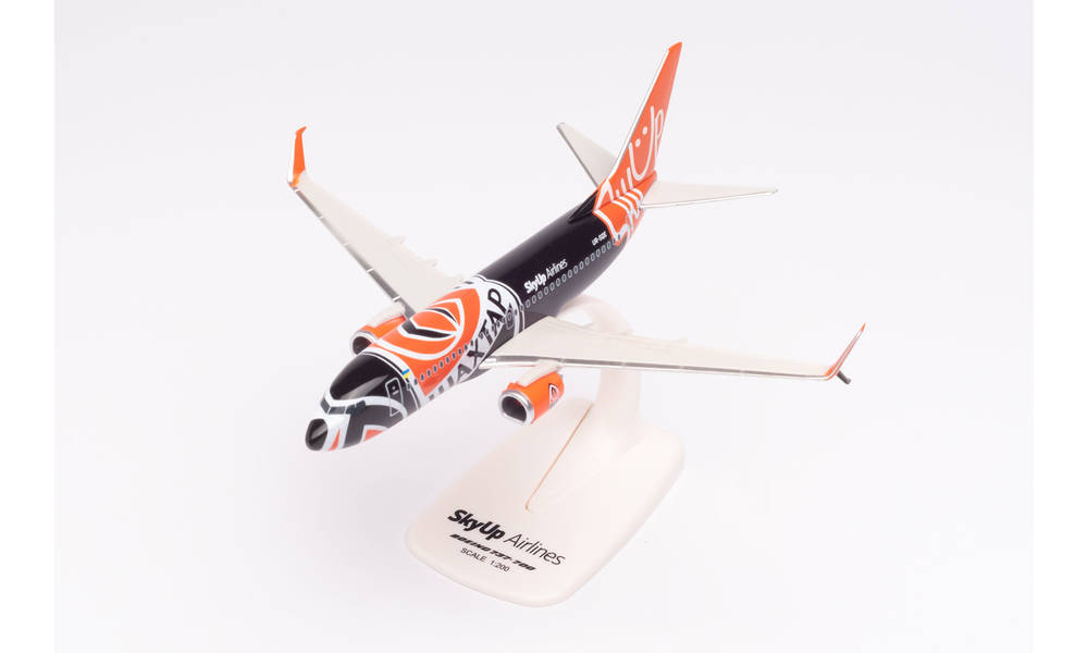 herpa wings 1/200 (プラスチック製) 737-700 スカイアップ航空 UR-SQE “Shaktar Donetsk” ※スナップフィット