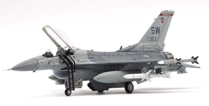 Calibre Wings(カリバ―ウイングス) 1/72 (ダイキャスト製)  F-16C Block 50 アメリカ空軍 77th FS #91-0353 "MiG Killer"