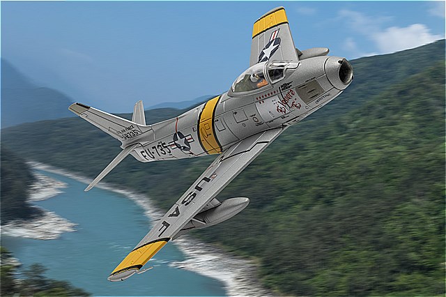 [予約]CORGI(コーギー) 1/72 (ダイキャスト製) ノースアメリカン F-86E セイバー  エレノア "クリスティーン"/ ウィリアム・T・「ビル」・ウィスナー・ジュニア