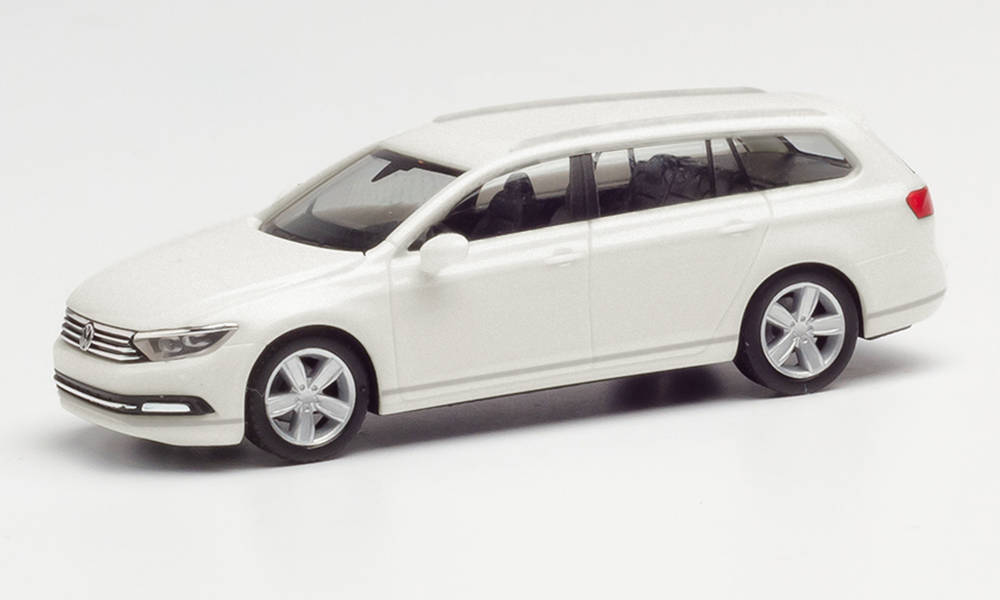 VW パサート Passat 1/18 ミニカー 未使用　フォルクスワーゲン c156c2b747ae45b3810c1930126c72