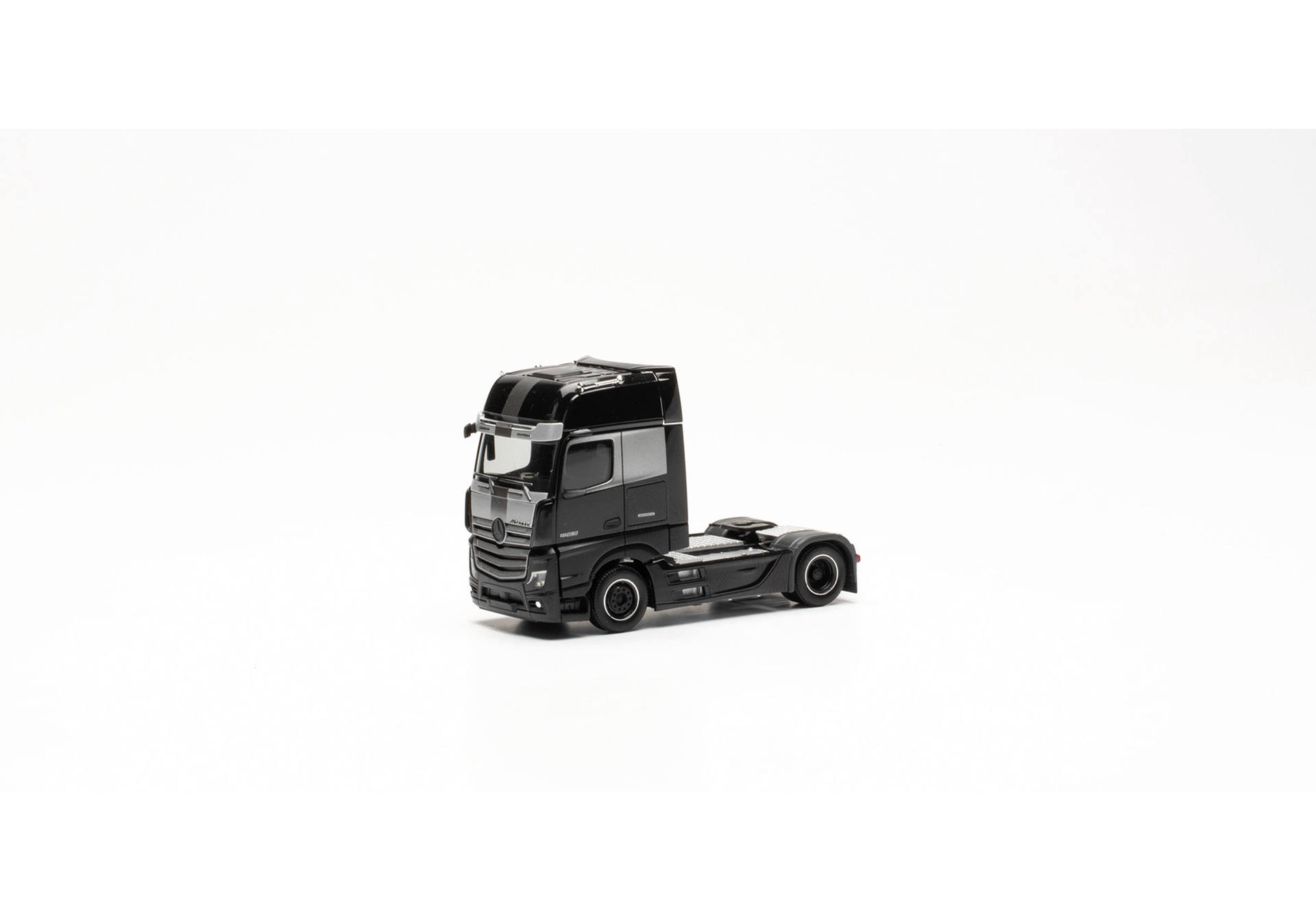 herpa Cars&Trucks 1/87 メルセデス ベンツ アクトロス ギガ スペース リジッドトラクター “Edition 3” ブラック
