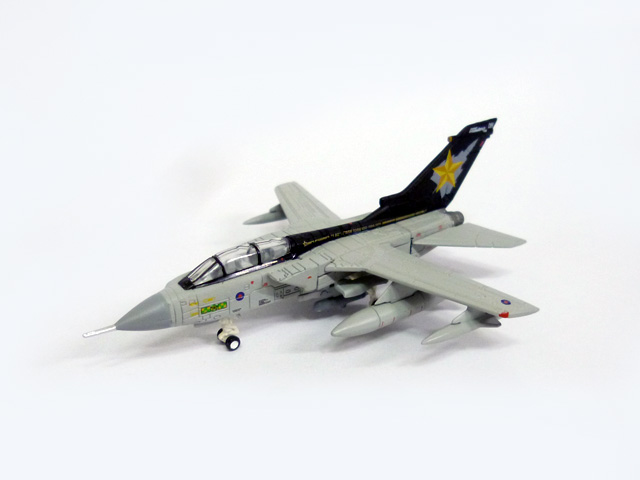 herpa wings 1/200 (ダイキャスト製) パナビア トーネード GR.4 イギリス空軍 No 31sq 退役記念塗装 ZD716