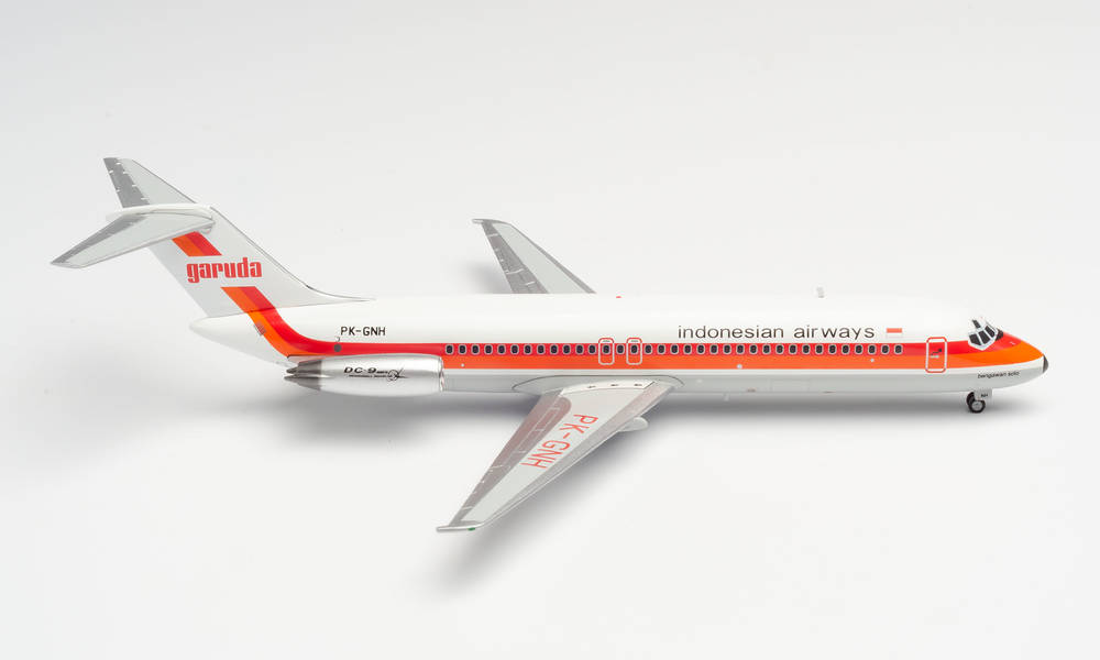 herpa wings 1/200 DC-9-30 ガルーダインドネシア航空 "Bengawan Solo" PK-GNH