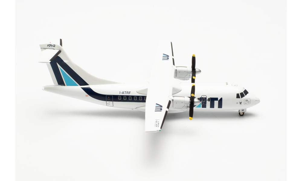 herpa wings 1/200 ATR-42-300 アエロ・トラスポルティ・イタリアーニ