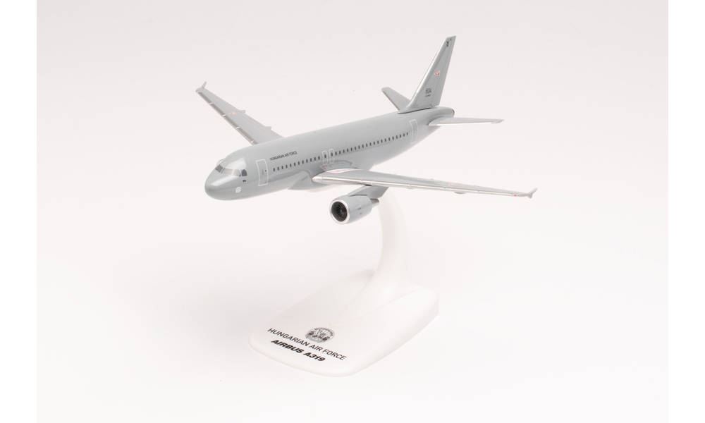 herpa wings 1/200 (プラスチック製) A319 ハンガリー空軍 第3輸送航空隊 第59 セントジョルジ航空基地 #604 ※スナップフィット
