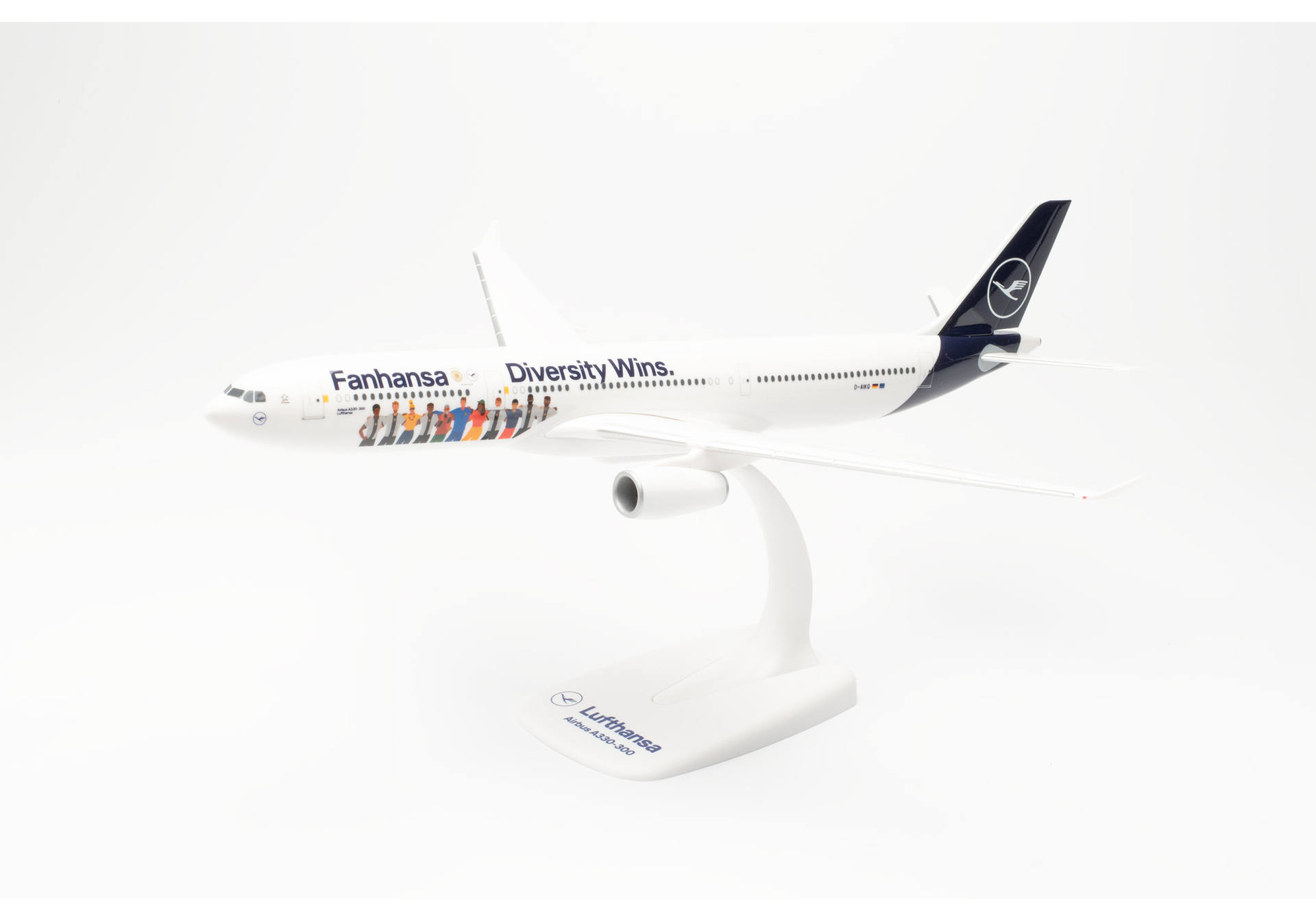 herpa wings 1/200 (プラスチック製) A330-300 ルフトハンザ航空 “Fanhansa - Diversity Wins” D-AIKQ ※スナップフィット
