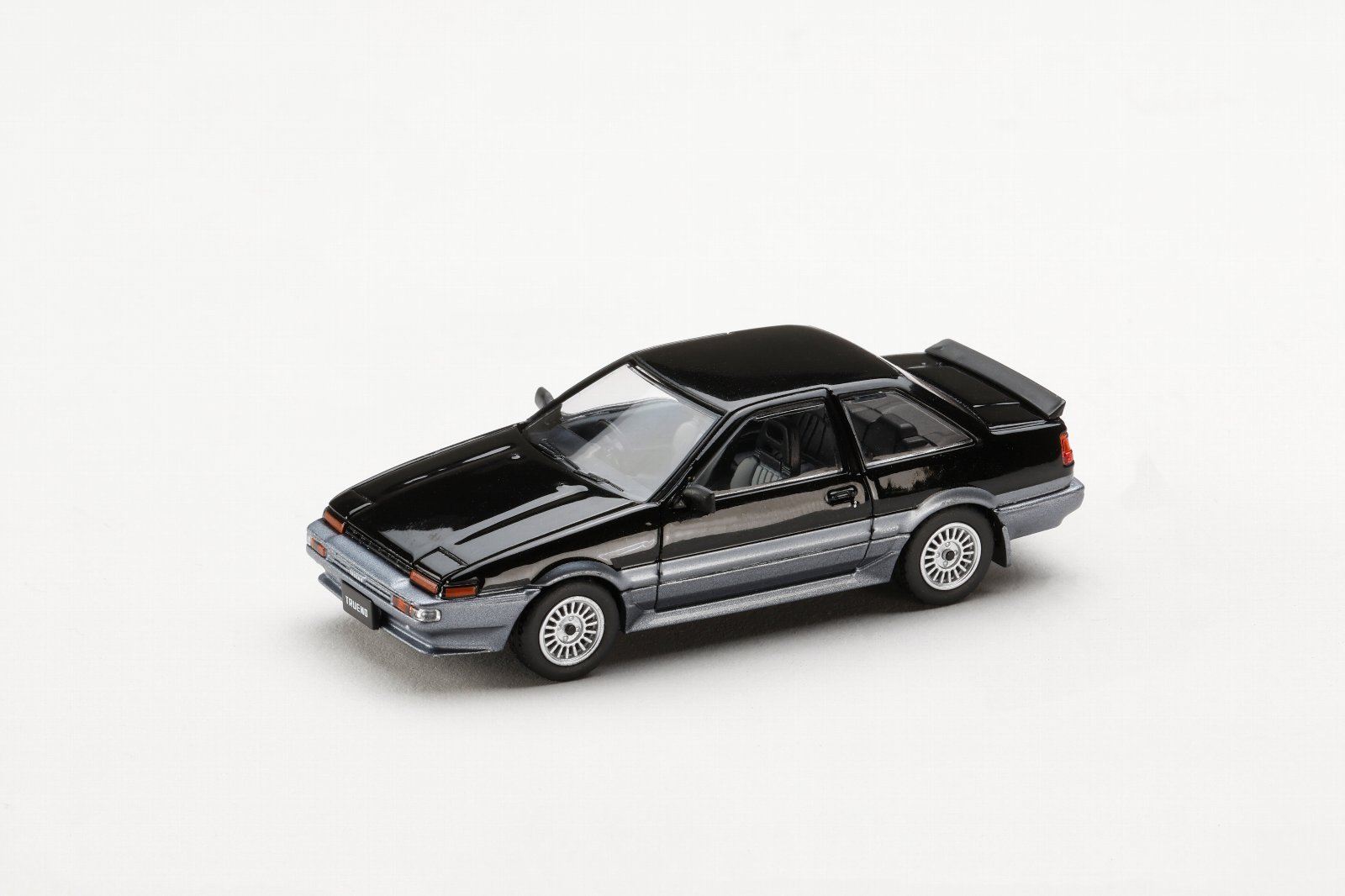 [予約]ホビージャパン 1/64 (ダイキャスト製) トヨタスプリンタートレノ GT APEX (AE86) 2 DOOR 後期型 ブラック/グレー