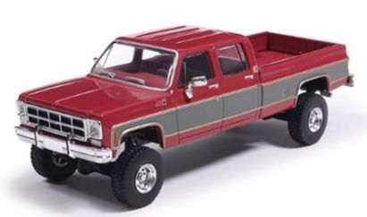 [予約]ixo(イクソ) 1/64 (ダイキャスト製) GMC シエラ グランデ K2500 クルーキャブ ワイドサイド 1977 ダークレッドメタリック/シルバー スペシャルツートン リフトアップ