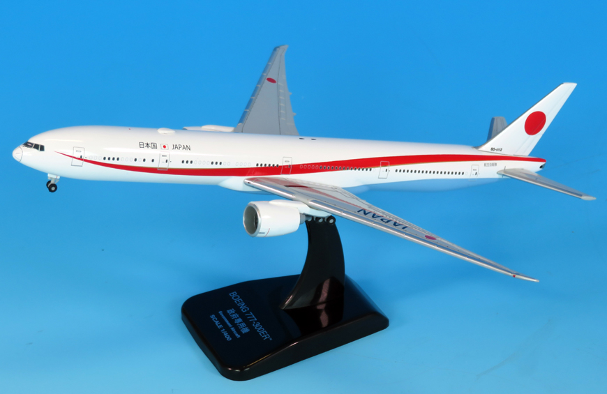 全日空商事 1/400 (ダイキャスト製) 777-300ER 80-1112 WiFiレドーム・プラスチックスタンド付） ※再入荷