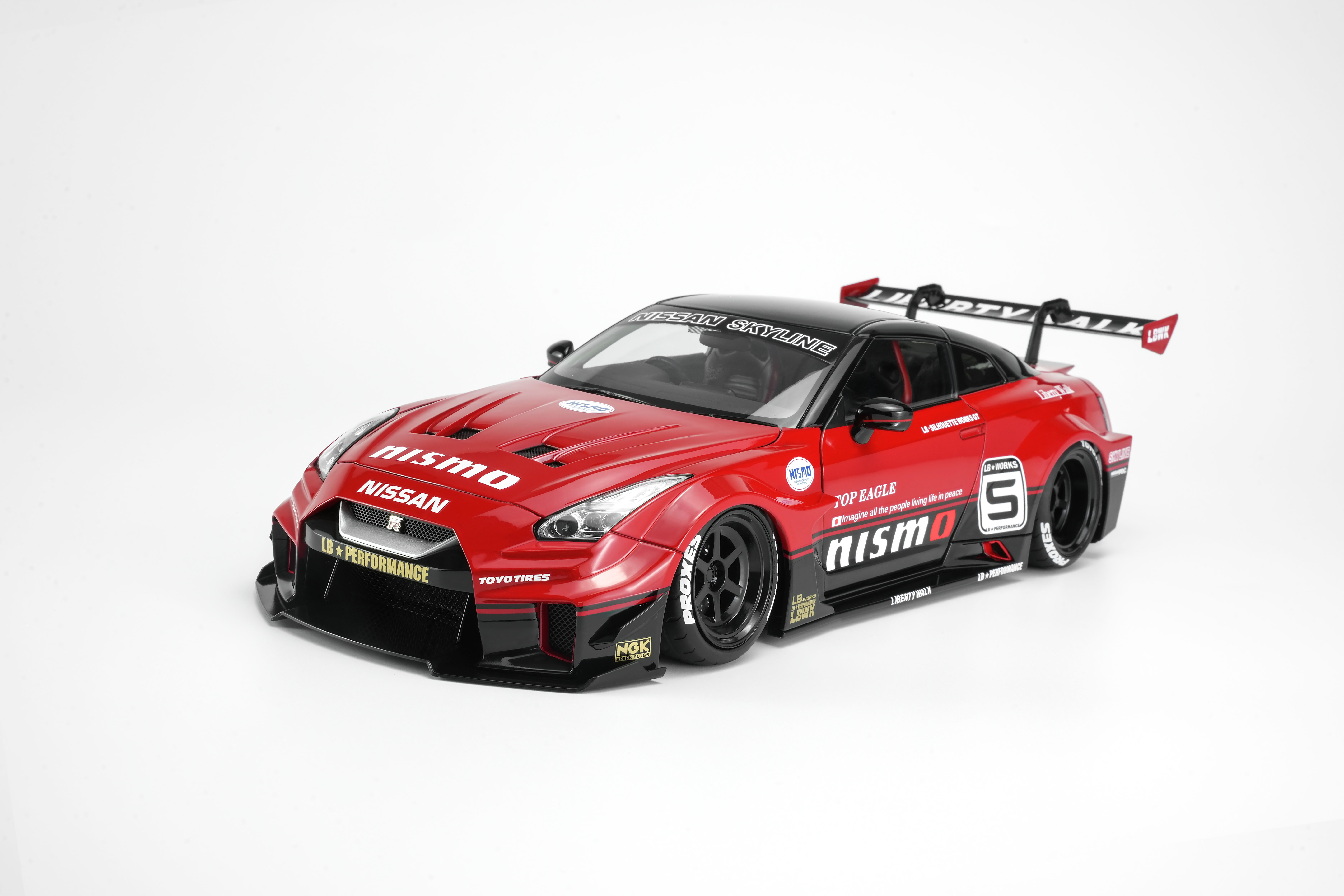 [予約]MOTORHELIX(モーターへリックス) 1/18 (ダイキャスト製) LB-Silhouette WORKS GT Nissan 35GT-RR Ver.1 Red&Black