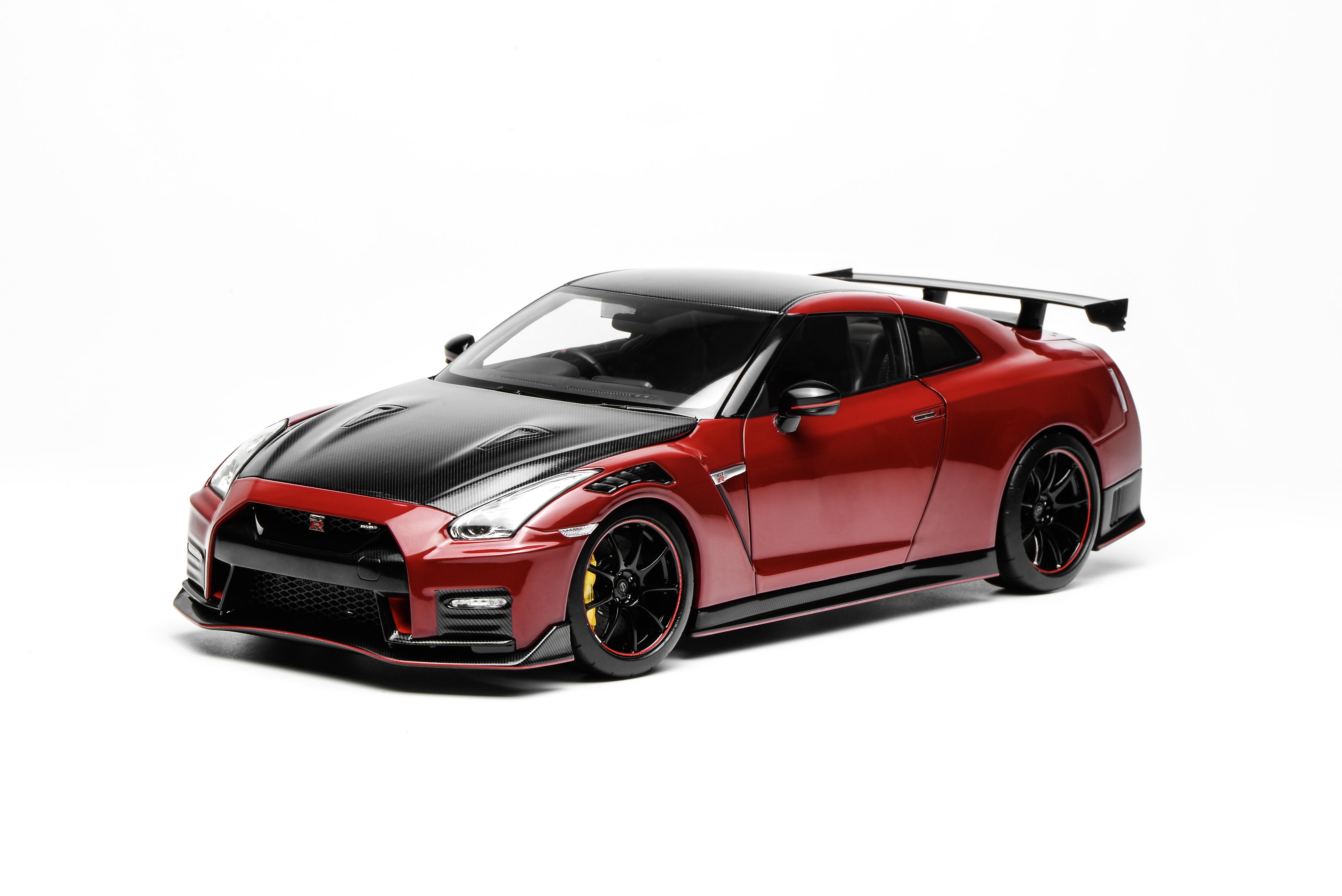 MOTORHELIX(モーターへリックス) 1/18 (ダイキャスト製) Nissan