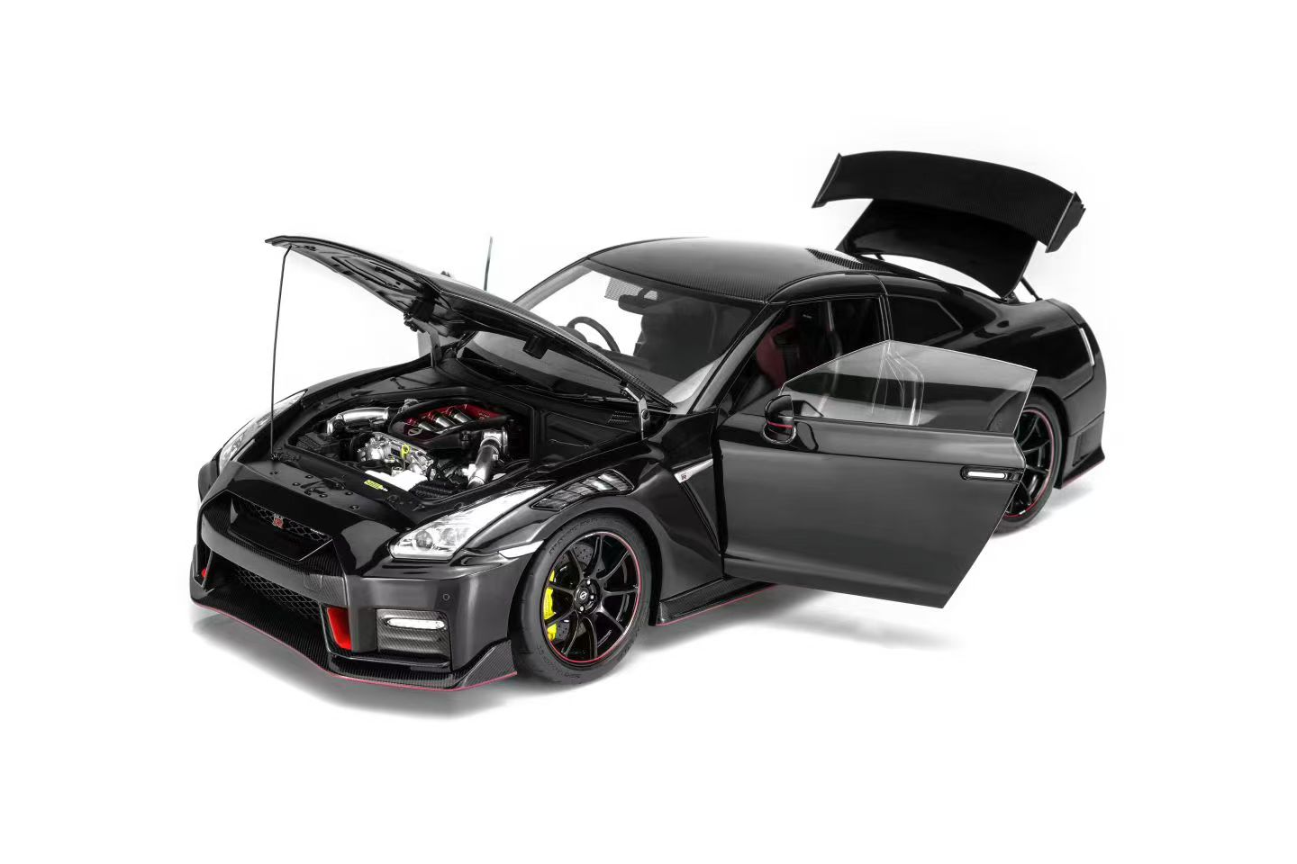 MOTORHELIX(モーターへリックス) 1/18 (ダイキャスト製) Nissan GT-R