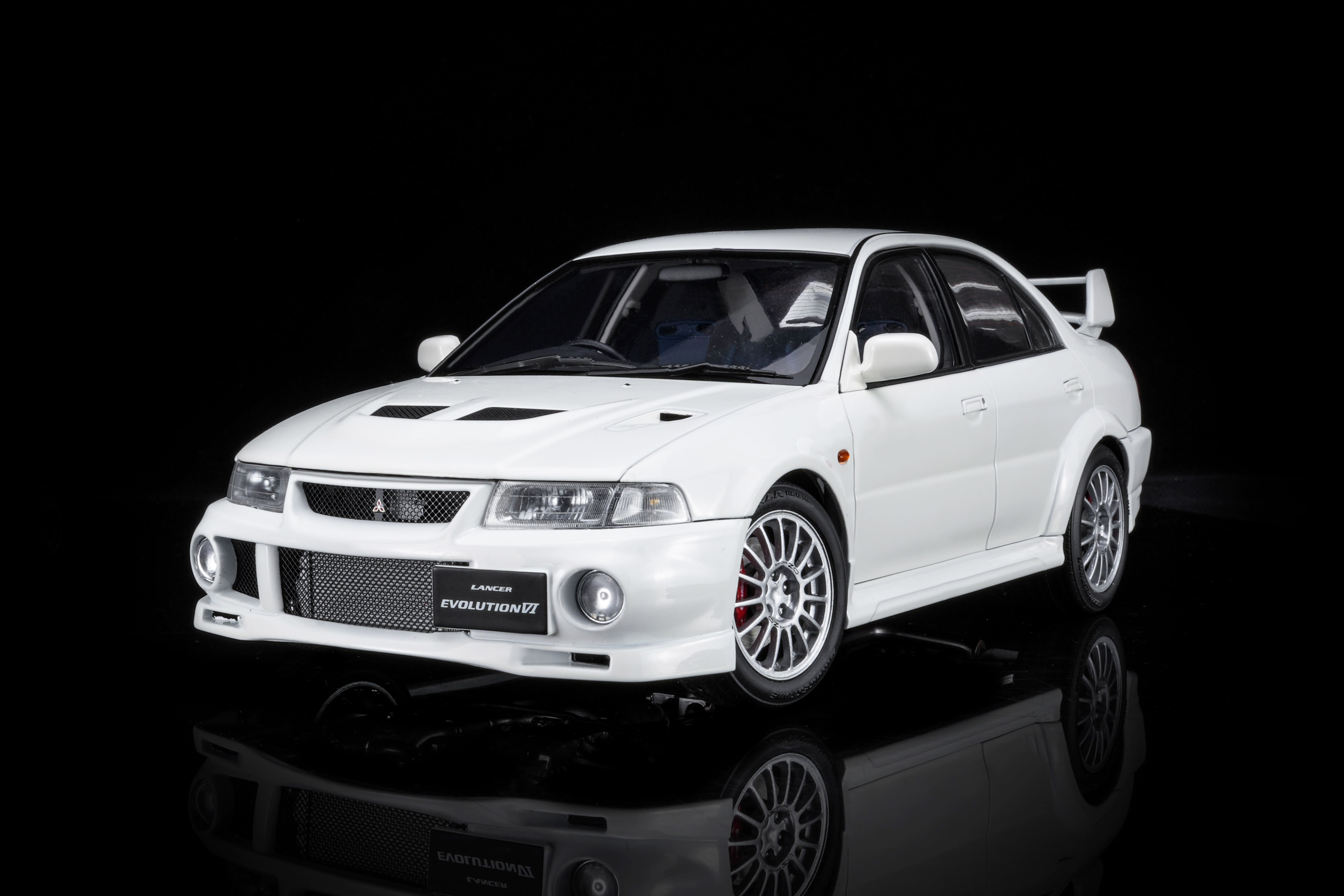 MOTORHELIX(モーターへリックス) 1/18 (ダイキャスト製) 三菱 Lancer