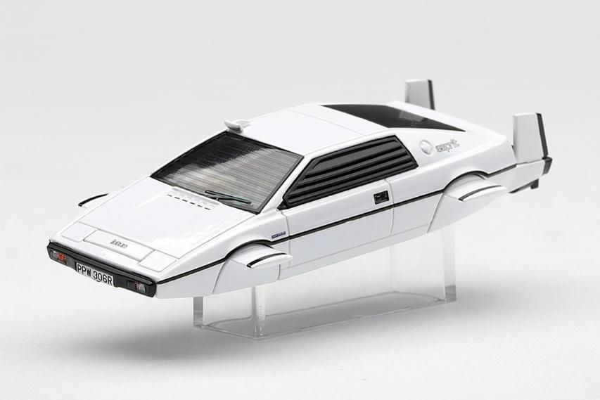 [予約]MINI GT 1/64 (ダイキャスト製) ロータス エスプリ S1 潜水艦 「私を愛したスパイ」ハンガリー語版パッケージデザイン
