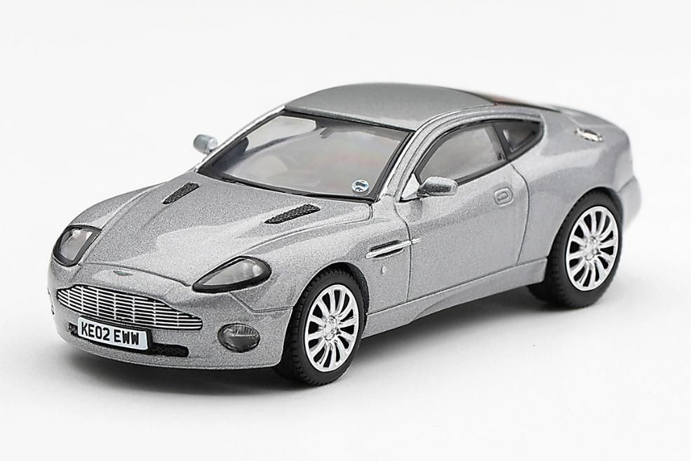 [予約]MINI GT 1/64 (ダイキャスト製) アストンマーチン V12 ヴァンキッシュ 「ダイ・アナザー・デイ」日本限定パッケージ