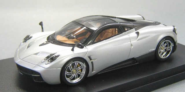 PEAKO（ピーコ） 1/43 バガーニ ウアイラ メタリック シャンパン