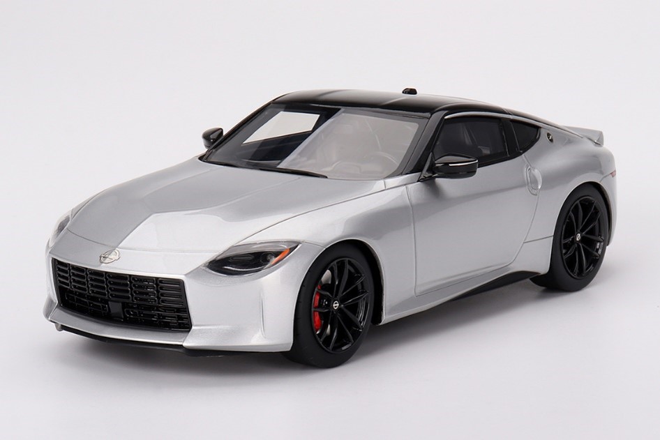 TOP SPEED (トップスピード)1/18 (レジン製) Nissan Z パフォーマンス 2023 ブリリアントシルバー(左ハンドル)