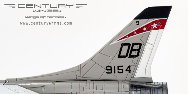CenturyWings 1/72 (ダイキャスト製) F-8E クルーセイダー アメリカ海