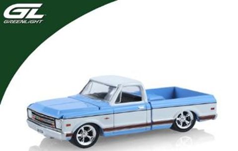 [予約]グリーンライト 1/64 (ダイキャスト製) 1968 Chevrolet C10 - Azure Blue and White (Lowrider)