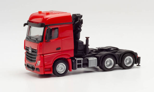 herpa Cars&Trucks 1/87 メルセデスベンツ アロクス 6x4 クレーン付きトラクター レッド