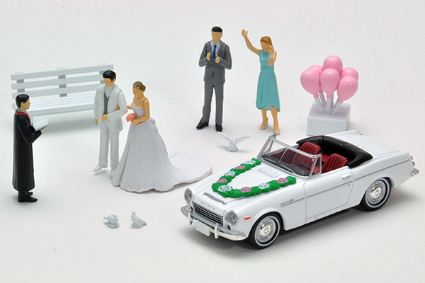 トミカリミテッドヴィンテージネオ 1/64 ジオコレ64 #カースナップ13a ウェディング （ダットサン1600スポーツ付）