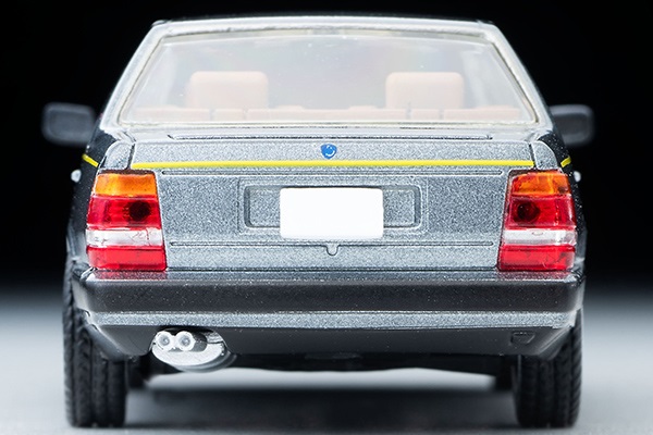 トミカリミテッドヴィンテージネオ 1/64 ランチア テーマ 8.32