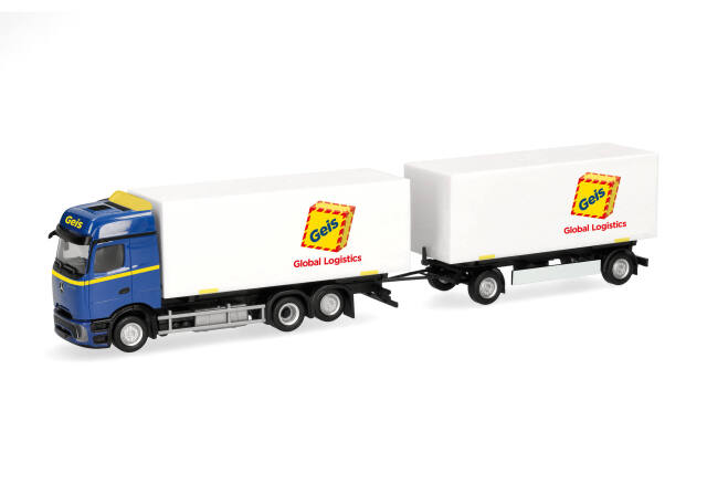 [予約]herpa Cars&Trucks 1/87 (プラスチック製) メルセデスベンツ アクトロス L プロキャビン ビッグスペース 交換式ボックストレーラー "Geis"