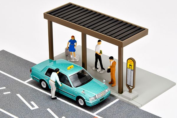 [予約]トミカリミテッドヴィンテージネオ 1/64 (ダイキャスト製) ジオコレ64 ＃カースナップ04c タクシー乗り場（トヨタ クラウンセダン付属）