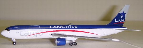 【SALE】Dragon Wings 1/400 767-300F ランチリ航空 カーゴCC-CZZ