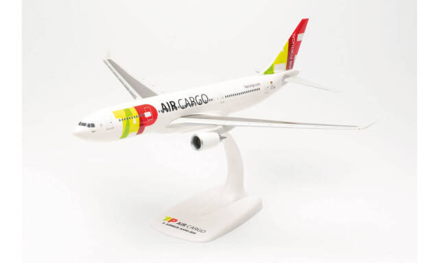 herpa wings 1/200 (プラスチック製) A330-200 TAPポルトガル航空 カーゴ CS-TON ※スナップフィット