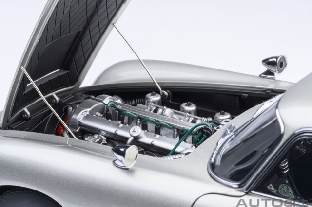 値下げ　007 ボンドカー　アストンマーチン　ダイキャスト製モデルカー 007 ボンドカー アストンマーチン ダイキャスト製モデルカー