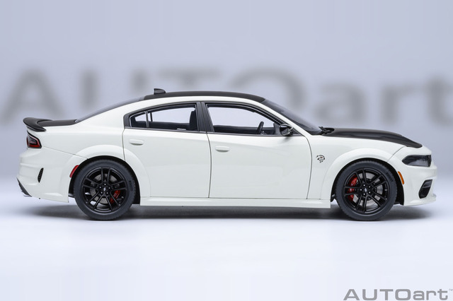 AUTOart (オートアート) コンポジットダイキャストモデル 1/18 (ダイ