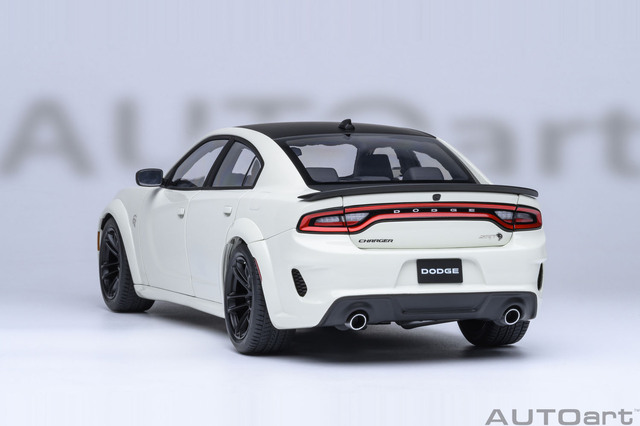 AUTOart (オートアート) コンポジットダイキャストモデル 1/18 (ダイ