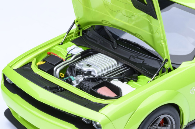 AUTOart (オートアート) コンポジットダイキャストモデル 1/18 (ダイ