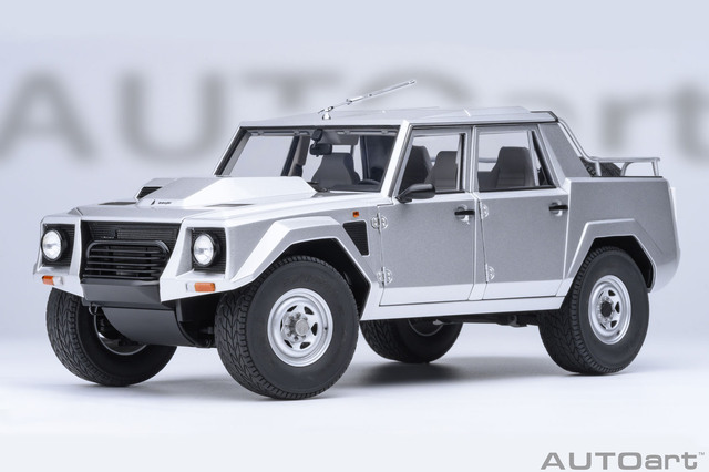 AUTOart (オートアート) コンポジットダイキャストモデル 1/18 (ダイ