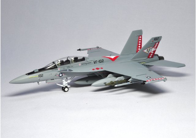 WittyWings 1/72 F/A-18F U.S.NAVY VFA-102 海軍航空100周年