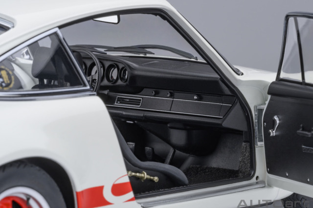 AUTOart(オートアート) コンポジットダイキャストモデル 1/18 (ダイ
