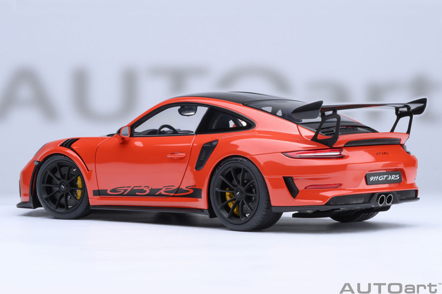 AUTOart (オートアート) コンポジットダイキャストモデル 1/18 (ダイ